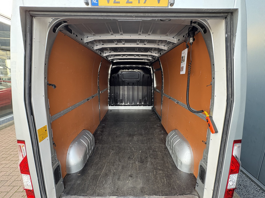 Renault Master T35 2.3 dCi 125pk L3H2 Laadklep 1555KG LAADGEWICHT 39846643-3.jpg | Autobedrijf De Waal B.V.