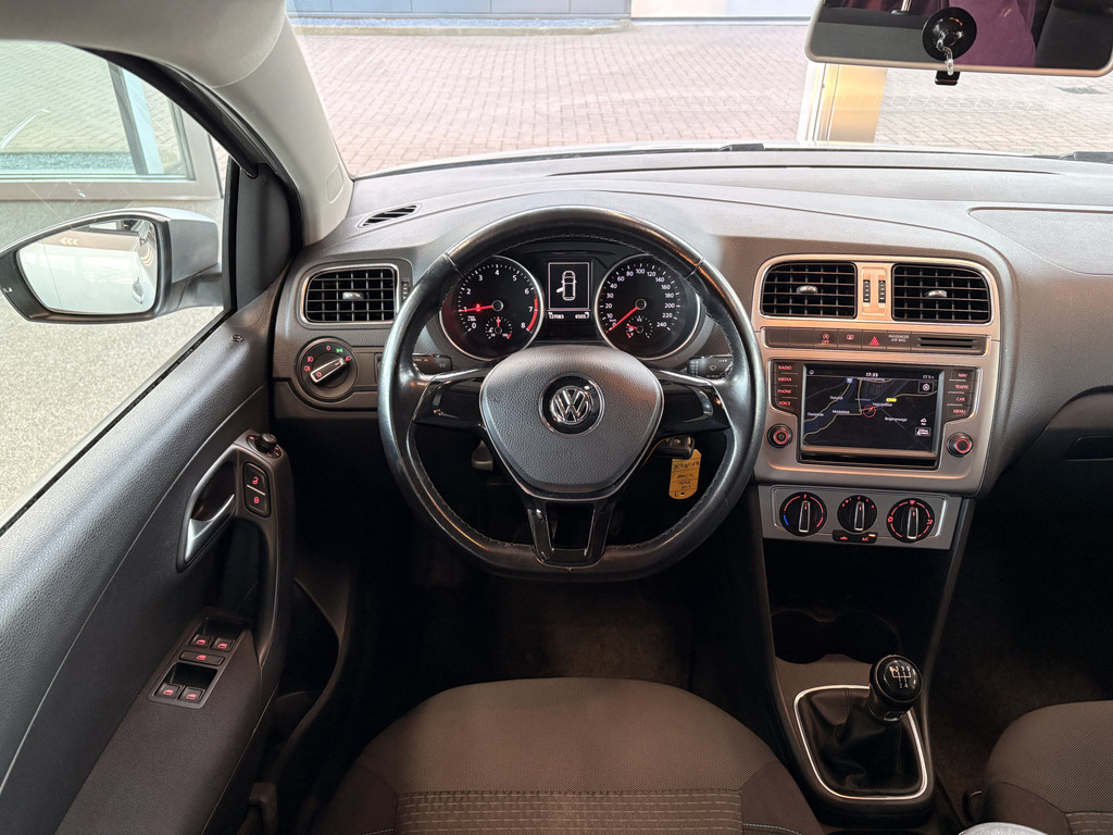 Volkswagen Polo 1.0 TSi 95pk Executive Plus 5-drs. 42782633-1.jpg | Autobedrijf De Waal B.V.