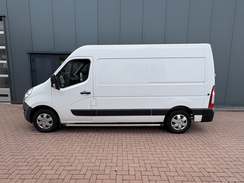 Renault Master T35 2.3 dCi 145pk Euro6 L2H2 Energy 46892393-1.jpg | Autobedrijf De Waal B.V.