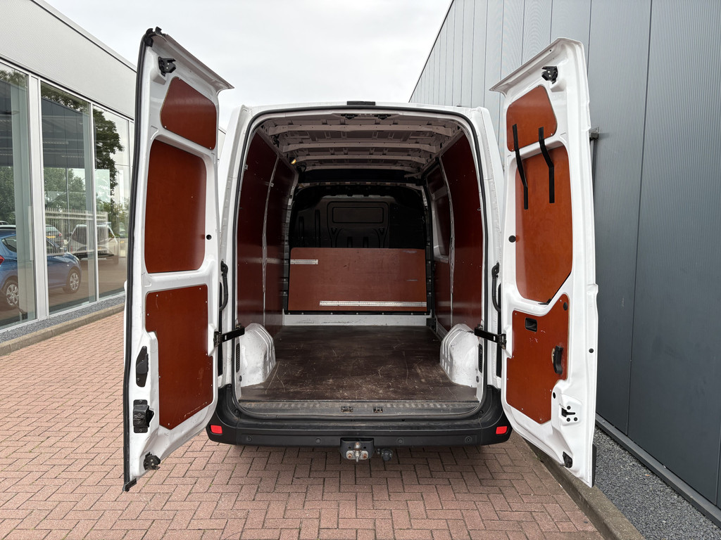 Renault Master T35 2.3 dCi 145pk Euro6 L2H2 Energy 46892393-2.jpg | Autobedrijf De Waal B.V.