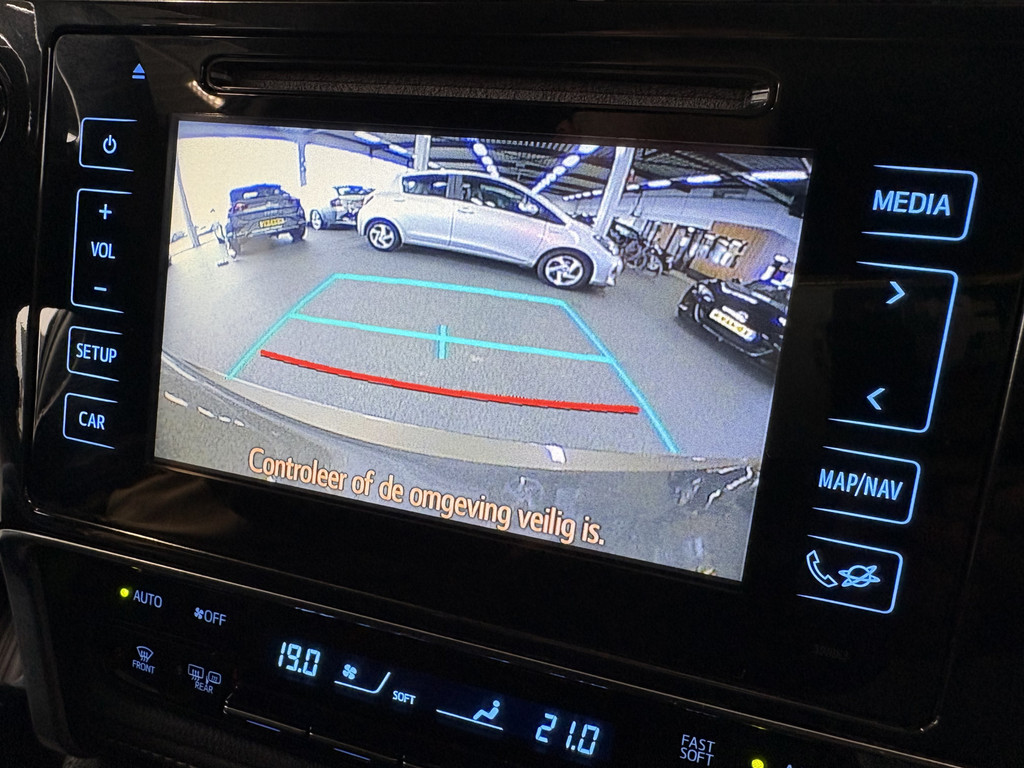 Toyota Auris 1.8 Hybrid Business Pro Automaat 50291509-2.jpg | Autobedrijf De Waal B.V.