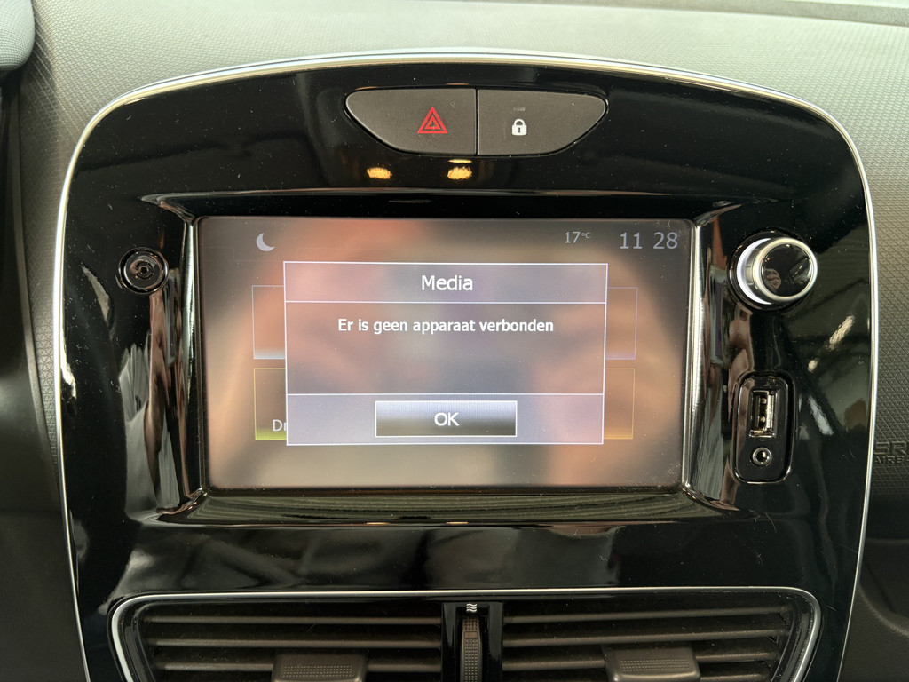 Renault Clio Estate 0.9 TCe Business Design 51703542-2.jpg | Autobedrijf De Waal B.V.