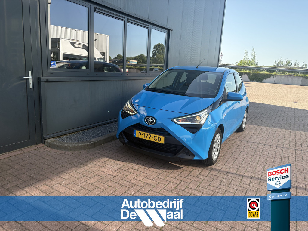 Toyota Aygo 1.0 VVT-i X-Play Automaat 5-drs. 53723601-0.jpg | Autobedrijf De Waal B.V.