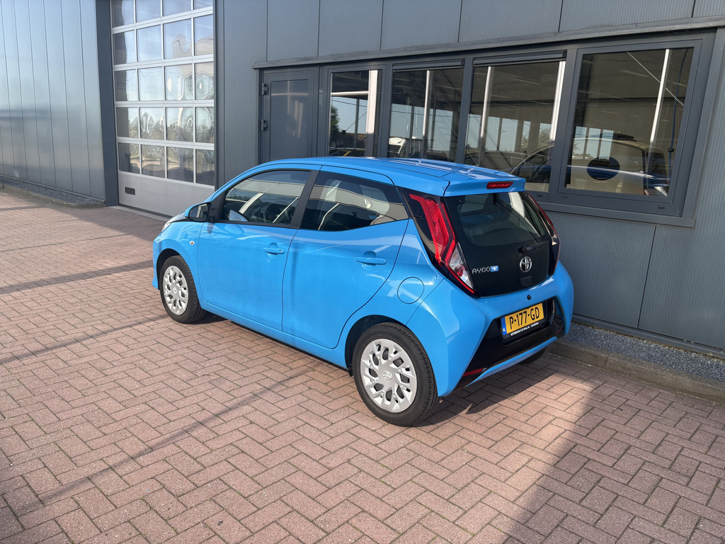 Toyota Aygo 1.0 VVT-i X-Play Automaat 5-drs. 53723601-2.jpg | Autobedrijf De Waal B.V.