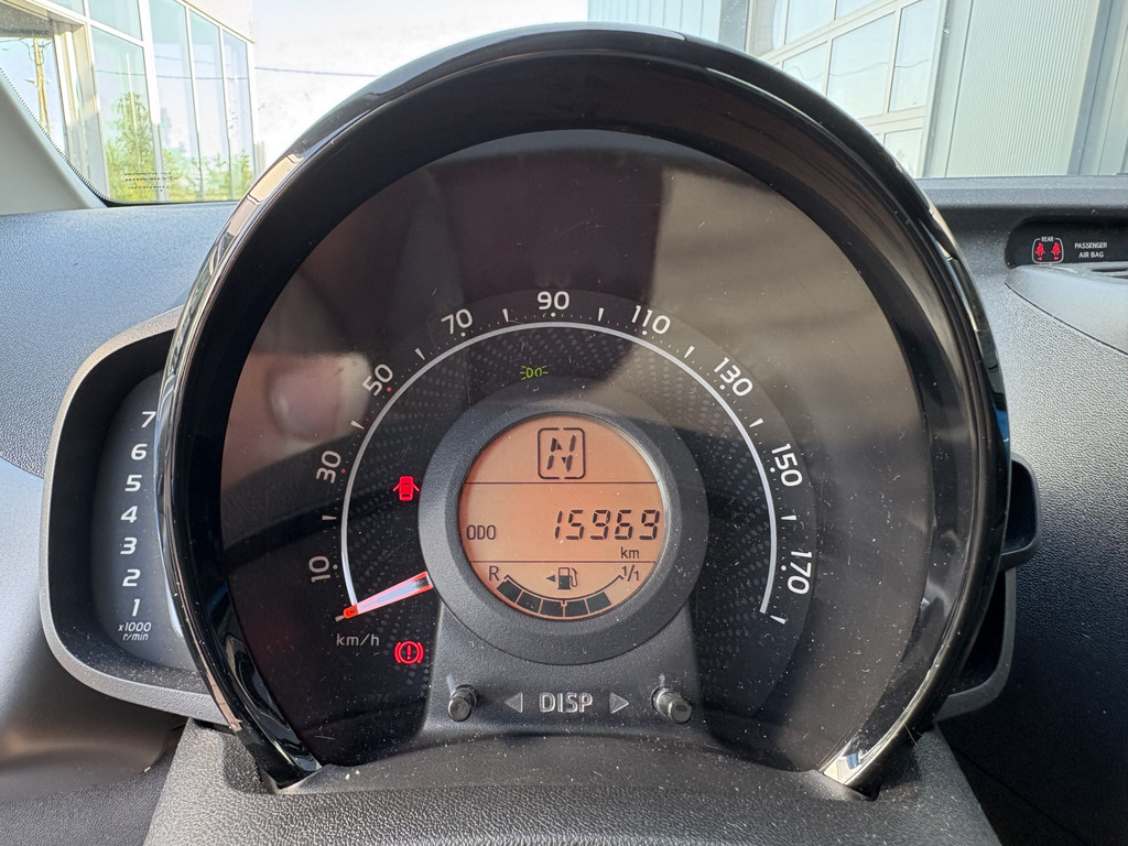 Toyota Aygo 1.0 VVT-i X-Play Automaat 5-drs. 53723601-2.jpg | Autobedrijf De Waal B.V.