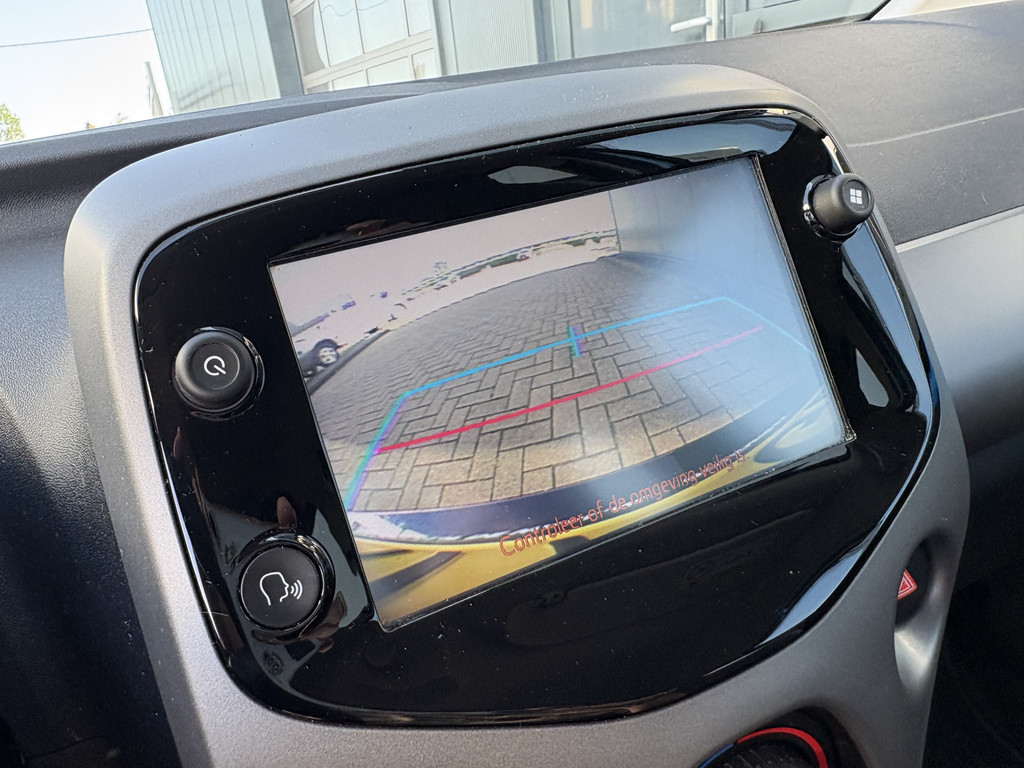 Toyota Aygo 1.0 VVT-i X-Play Automaat 5-drs. 53723601-4.jpg | Autobedrijf De Waal B.V.