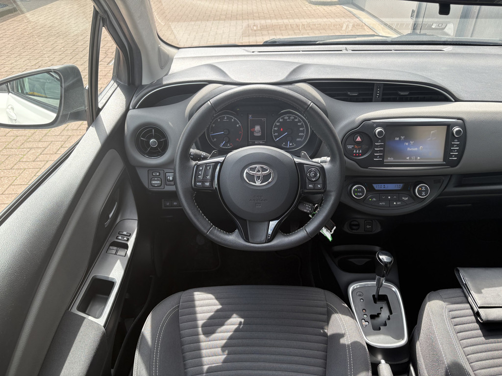Toyota Yaris 1.5 VVT-i Active Automaat 5-drs. 53981805-1.jpg | Autobedrijf De Waal B.V.