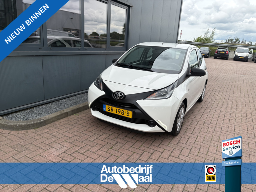 Toyota Aygo 1.0 VVT-i X-Fun 5-drs. 54271852-0.jpg | Autobedrijf De Waal B.V.