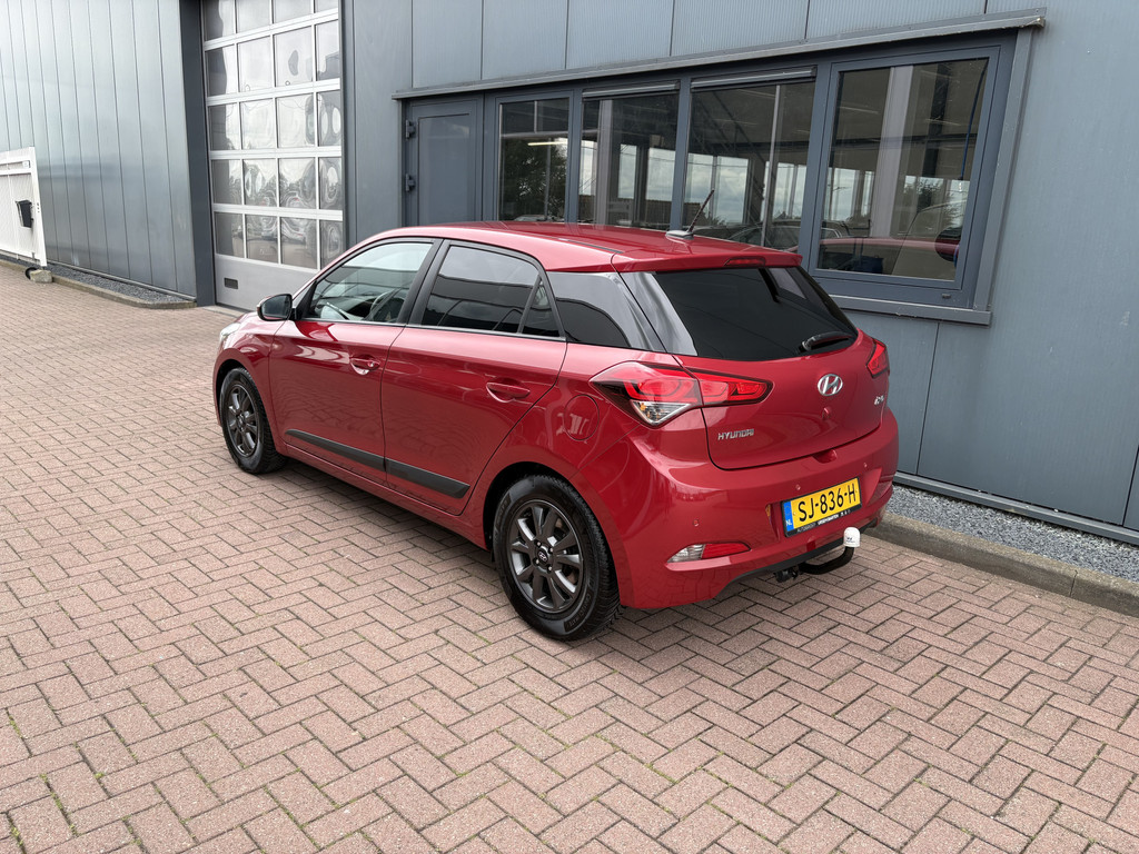 Hyundai i20 1.0 T-GDi 100pk Black Edition 5-drs. 54302553-2.jpg | Autobedrijf De Waal B.V.