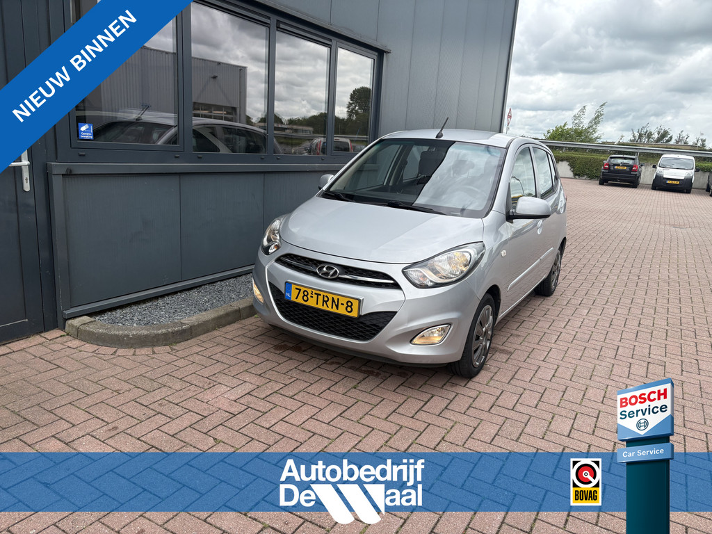Hyundai i10 1.2 i-Motion Cool 5-drs. 54322715-0.jpg | Autobedrijf De Waal B.V.