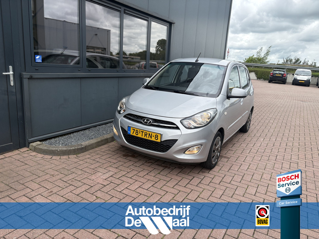 Hyundai i10 1.2 i-Motion Cool 5-drs. 54322715-0.jpg | Autobedrijf De Waal B.V.