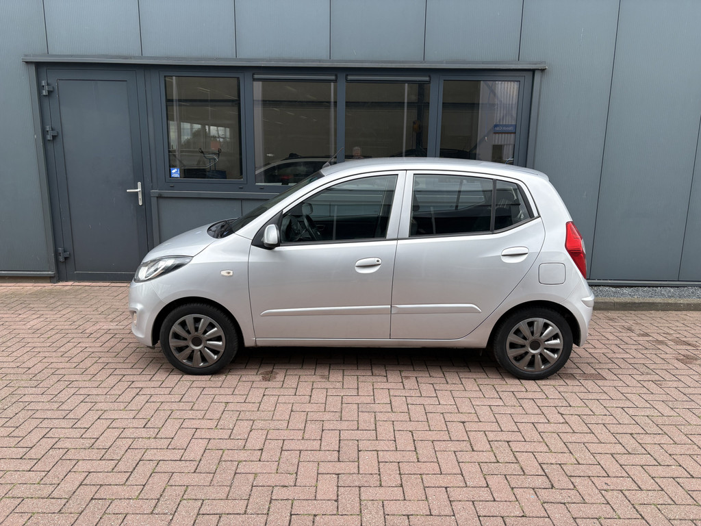 Hyundai i10 1.2 i-Motion Cool 5-drs. 54322715-1.jpg | Autobedrijf De Waal B.V.