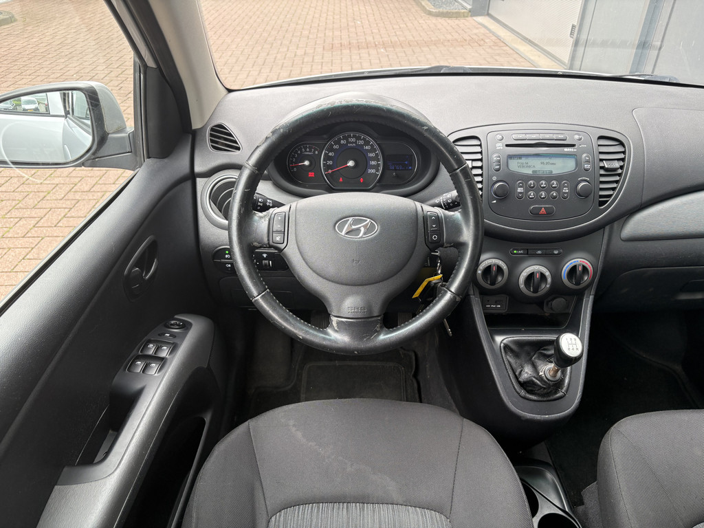 Hyundai i10 1.2 i-Motion Cool 5-drs. 54322715-1.jpg | Autobedrijf De Waal B.V.