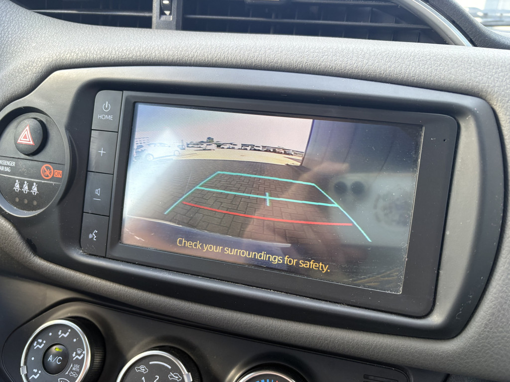 Toyota Yaris 1.0 VVT-i Connect 5-drs. 54366607-2.jpg | Autobedrijf De Waal B.V.