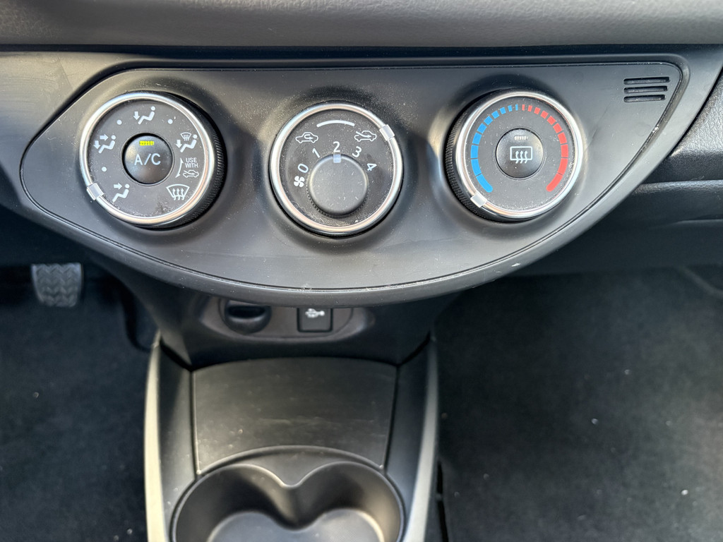 Toyota Yaris 1.0 VVT-i Connect 5-drs. 54366607-4.jpg | Autobedrijf De Waal B.V.