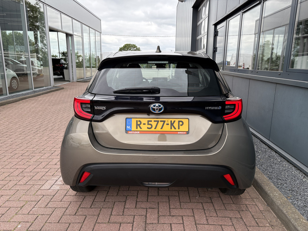 Toyota Yaris 1.5 Hybrid Dynamic 5-drs. 54908926-3.jpg | Autobedrijf De Waal B.V.