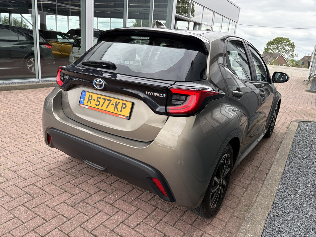 Toyota Yaris 1.5 Hybrid Dynamic 5-drs. 54908926-4.jpg | Autobedrijf De Waal B.V.