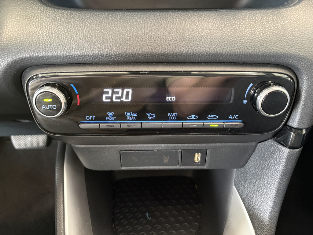 Toyota Yaris 1.5 Hybrid Dynamic 5-drs. 54908926-4.jpg | Autobedrijf De Waal B.V.