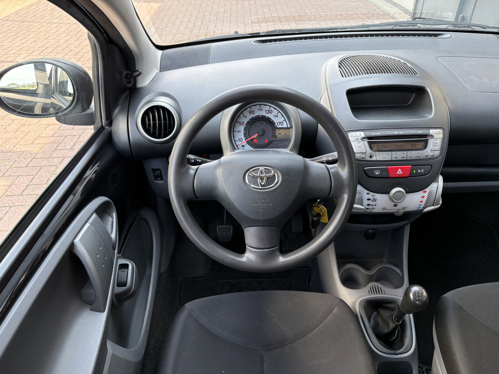 Toyota Aygo 1.0 VVT-i Now 5-drs. 54999744-1.jpg | Autobedrijf De Waal B.V.