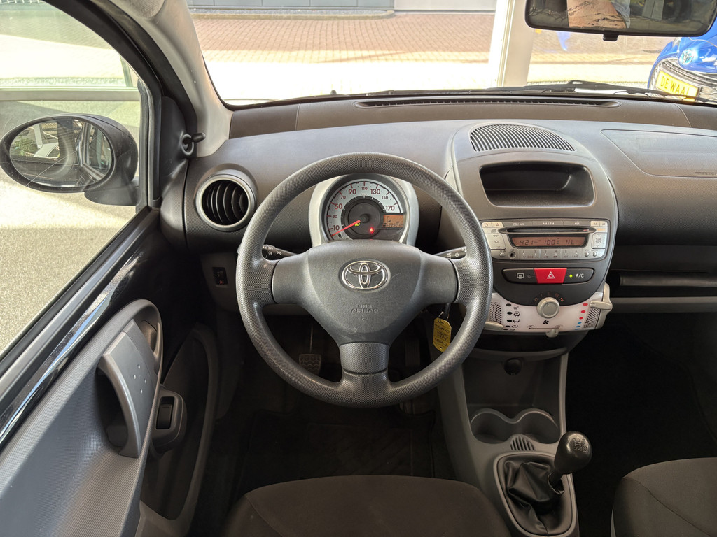 Toyota Aygo 1.0 VVT-i Now 5-drs. 54999744-1.jpg | Autobedrijf De Waal B.V.