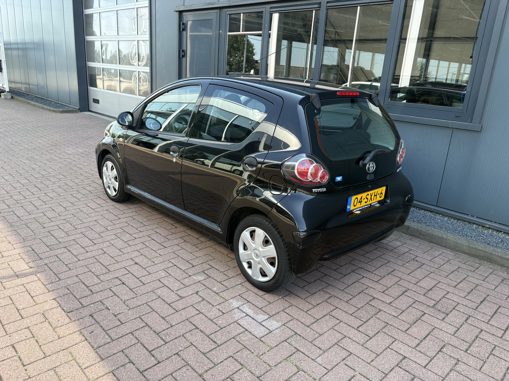 Toyota Aygo 1.0 VVT-i Now 5-drs. 54999744-2.jpg | Autobedrijf De Waal B.V.