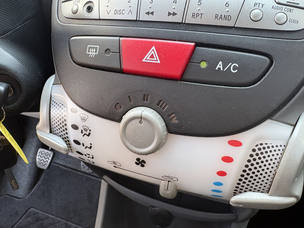 Toyota Aygo 1.0 VVT-i Now 5-drs. 54999744-2.jpg | Autobedrijf De Waal B.V.
