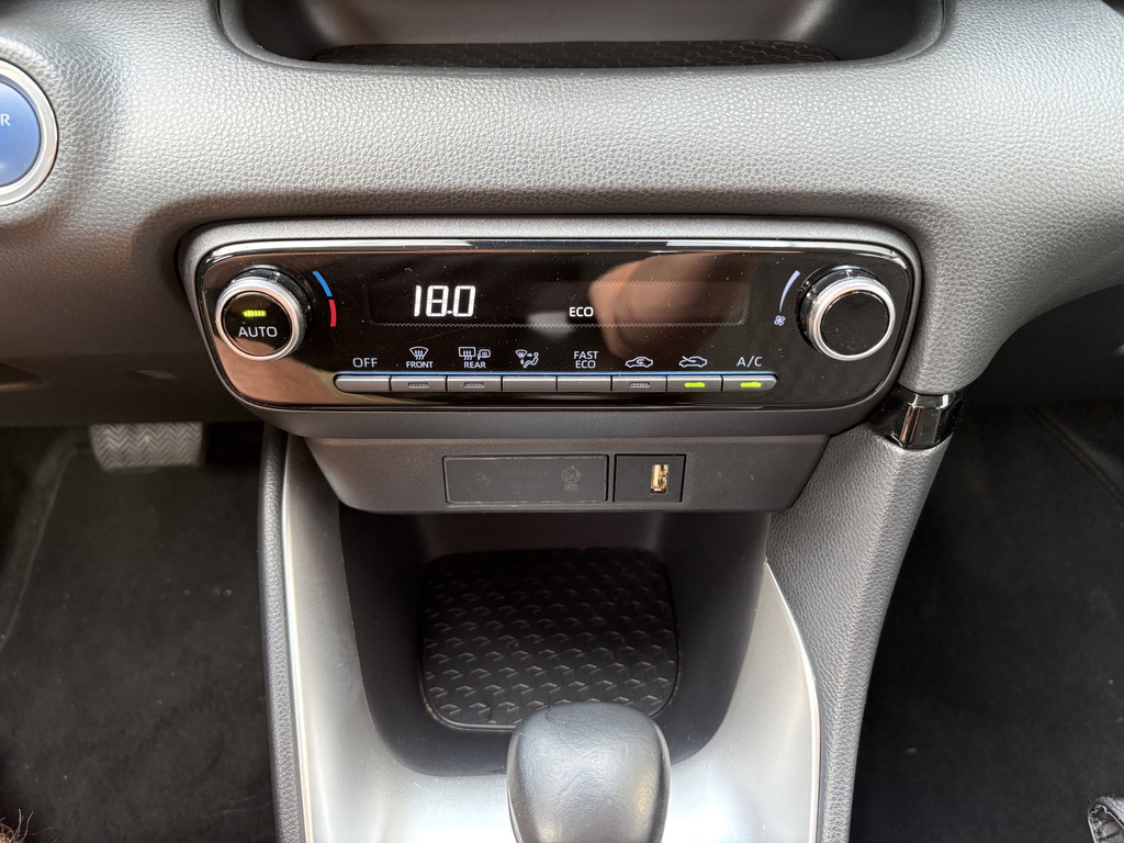 Toyota Yaris 1.5 Hybrid Dynamic 5-drs. 55025404-4.jpg | Autobedrijf De Waal B.V.