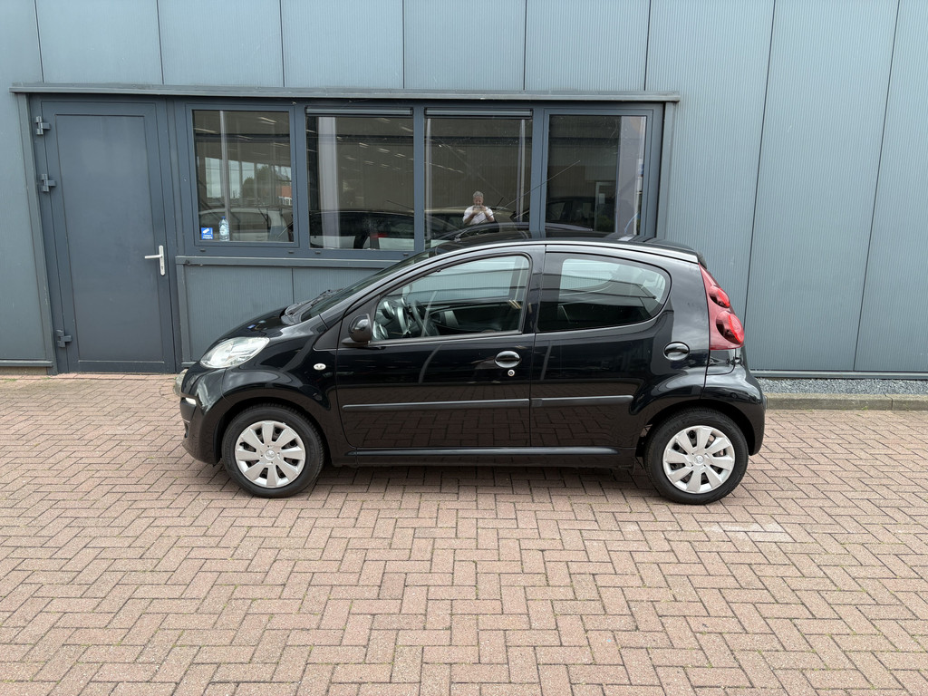 Peugeot 107 1.0 Active Premium 5-drs. 55106814-1.jpg | Autobedrijf De Waal B.V.
