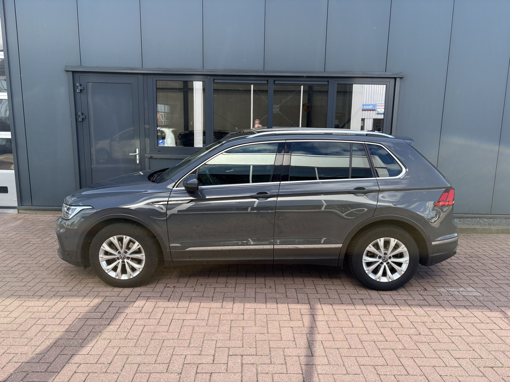 Volkswagen Tiguan 1.5 TSi DSG Business 55346772-1.jpg | Autobedrijf De Waal B.V.