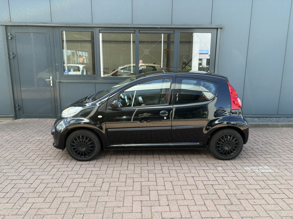 Peugeot 107 1.0 12v Urban Move 5-drs. 55362988-1.jpg | Autobedrijf De Waal B.V.