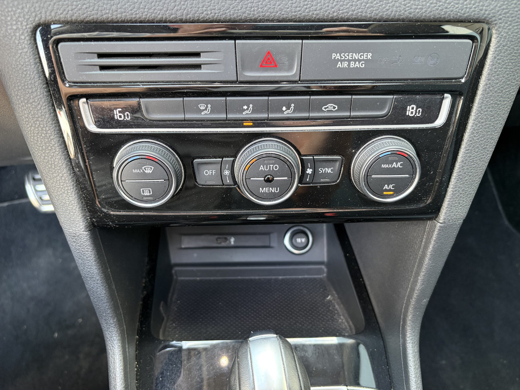 Volkswagen Golf Sportsvan 1.5 TSi 150pk DSG Comfortline 55532829-4.jpg | Autobedrijf De Waal B.V.