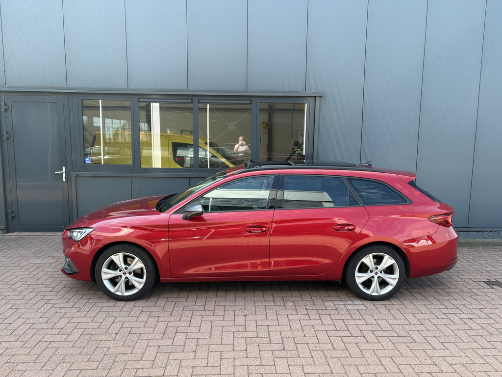 SEAT Leon Sportstourer 1.5 eTSI FR Business 55544622-1.jpg | Autobedrijf De Waal B.V.