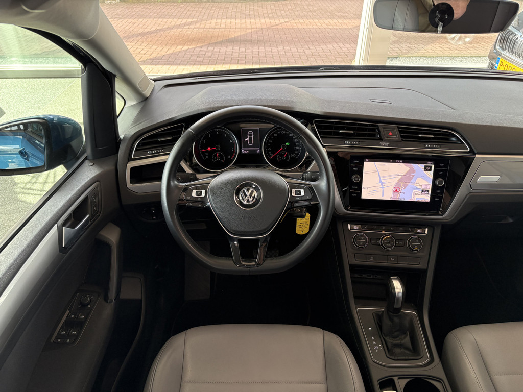 Volkswagen Touran 1.5 TSi DSG Comfortline 7-pers. 55595565-1.jpg | Autobedrijf De Waal B.V.