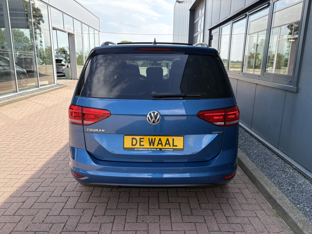 Volkswagen Touran 1.5 TSi 150pk DSG Comfortline 7-persoons 55595565-3.jpg | Autobedrijf De Waal B.V.