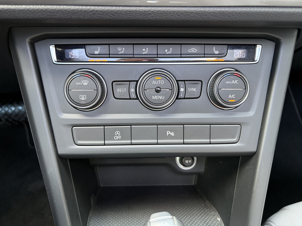 Volkswagen Touran 1.5 TSi DSG Comfortline 7-pers. 55595565-4.jpg | Autobedrijf De Waal B.V.
