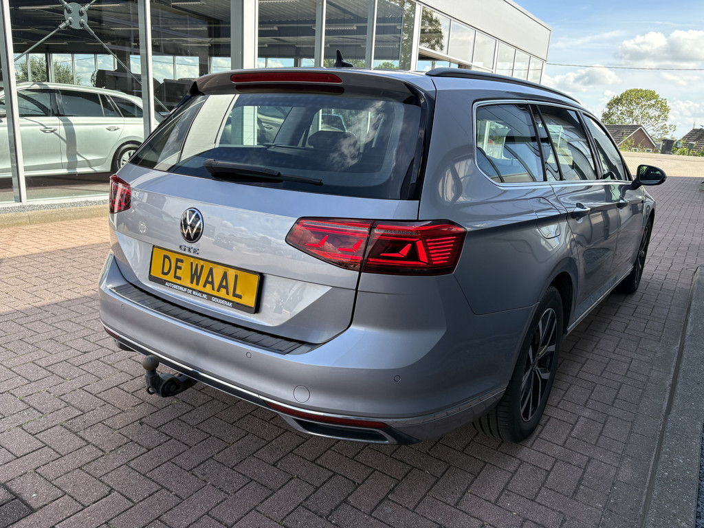 Volkswagen Passat Variant 1.4 TSi DSG PHEV GTE Business 55849697-4.jpg | Autobedrijf De Waal B.V.