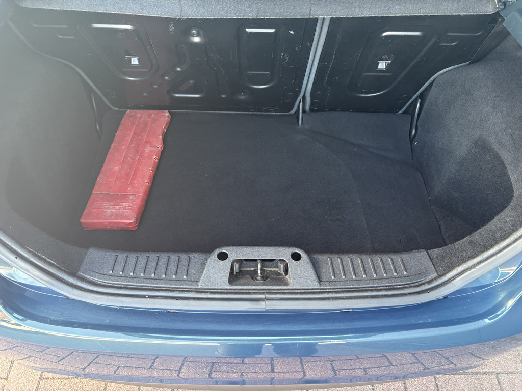 Ford Fiesta 1.25 Trend 82pk 5-drs. 55985463-4.jpg | Autobedrijf De Waal B.V.