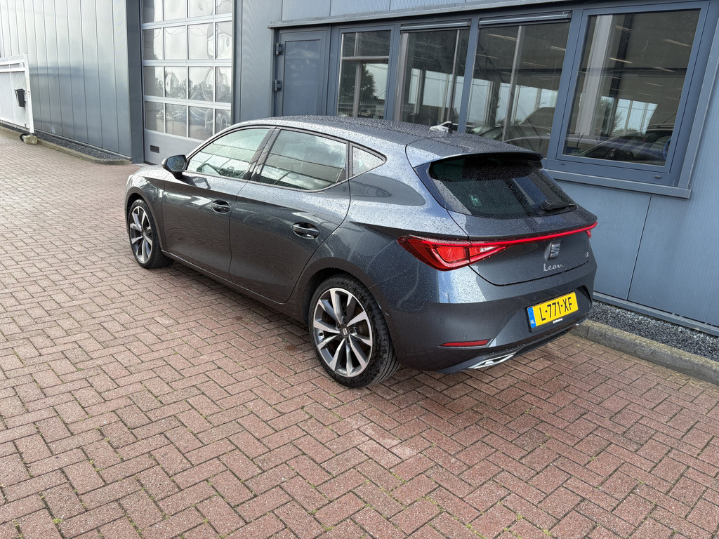 SEAT Leon 1.5 eTSi DSG 150pk FR Bns. Intense 56623351-2.jpg | Autobedrijf De Waal B.V.