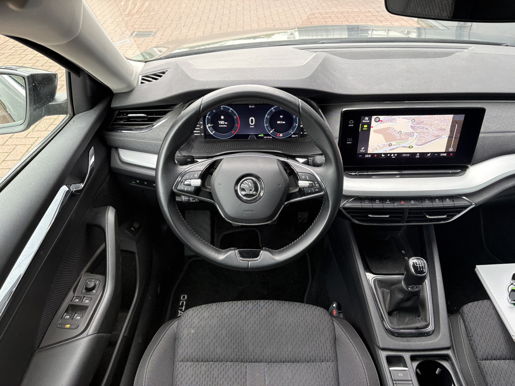 Škoda Octavia Combi 1.0 TSi Bns.Edition Plus 56711149-1.jpg | Autobedrijf De Waal B.V.
