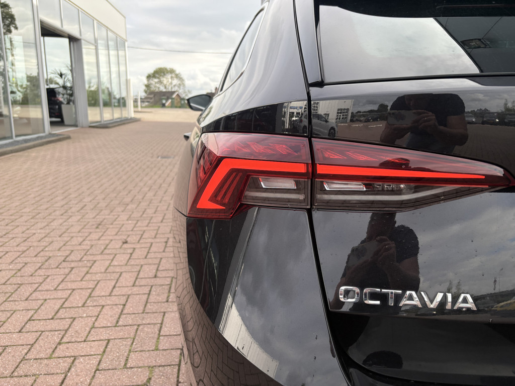 Škoda Octavia Combi 1.0 TSi Bns.Edition Plus 56711149-50.jpg | Autobedrijf De Waal B.V.
