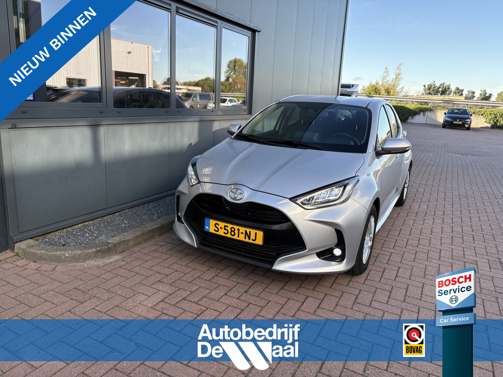 Toyota Yaris 1.5 VVT-i 125pk Business Plus 57224469-0.jpg | Autobedrijf De Waal B.V.