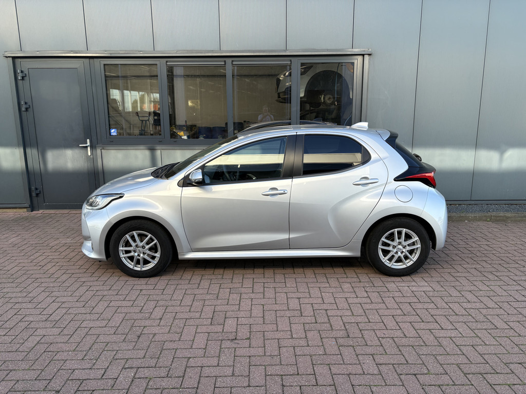 Toyota Yaris 1.5 VVT-i 125pk Business Plus 57224469-1.jpg | Autobedrijf De Waal B.V.