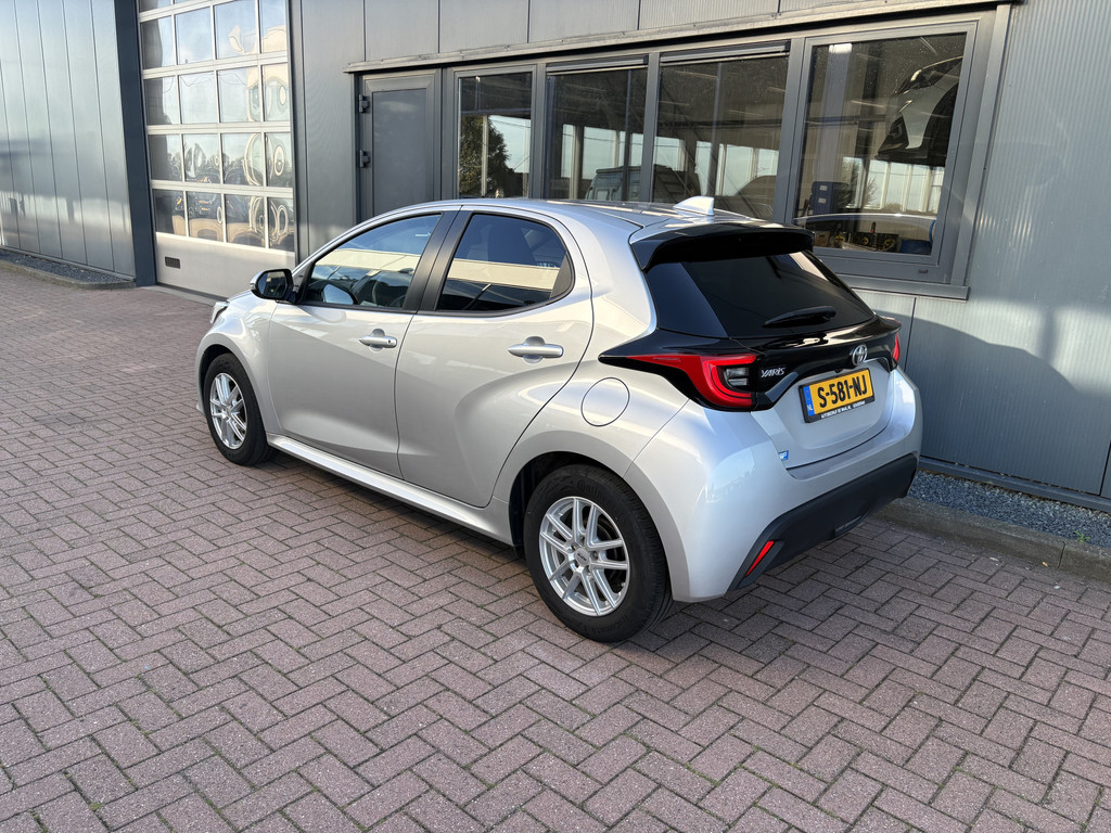 Toyota Yaris 1.5 VVT-i 125pk Business Plus 57224469-2.jpg | Autobedrijf De Waal B.V.