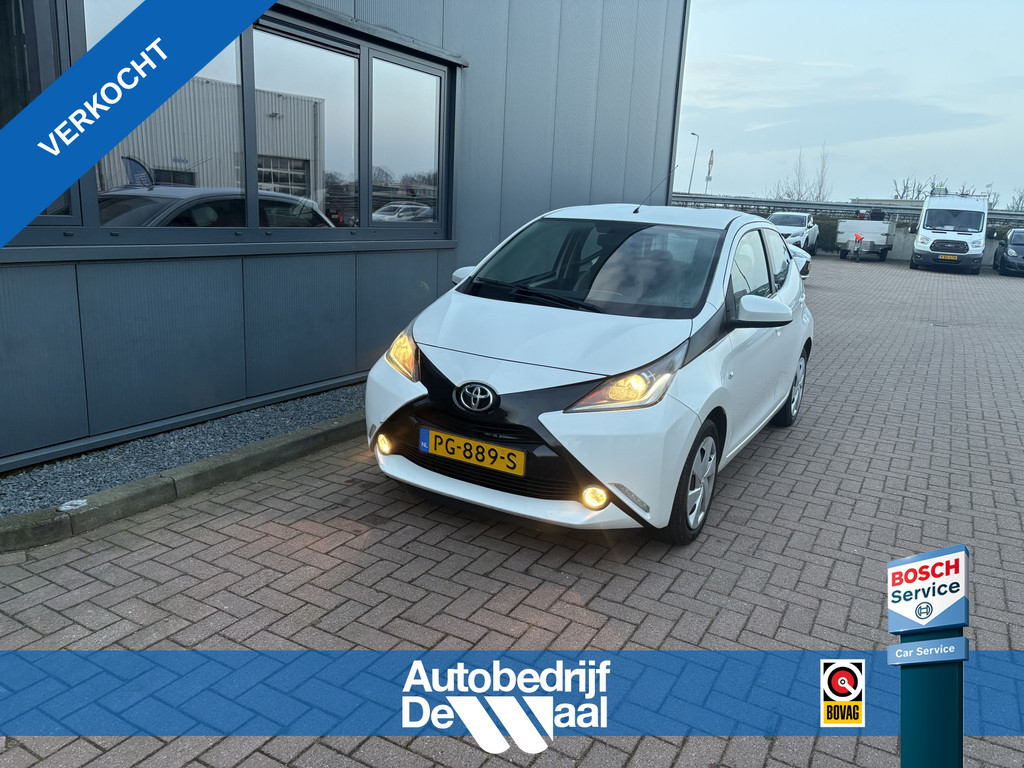 Toyota Aygo 1.0 VVT-i X-Play 5-drs. 51038513-0.jpg | Autobedrijf De Waal B.V.