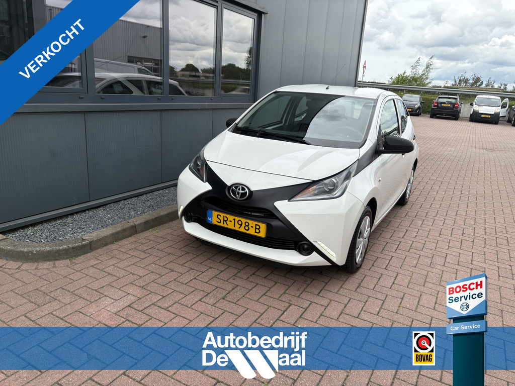 Toyota Aygo 1.0 VVT-i X-Fun 5-drs. 54271852-0.jpg | Autobedrijf De Waal B.V.